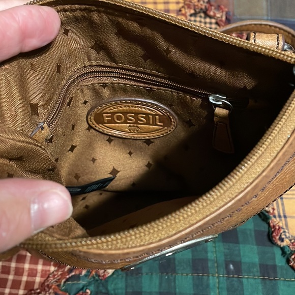 Crossbody - Picture 4 of 4